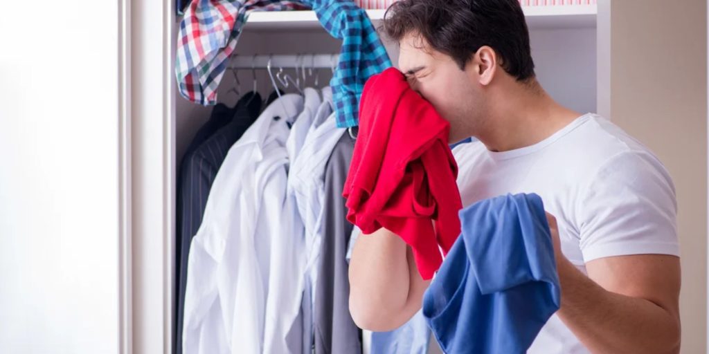 Kenapa Pakaian Mengeluarkan Bau Asam Ini Faktanya