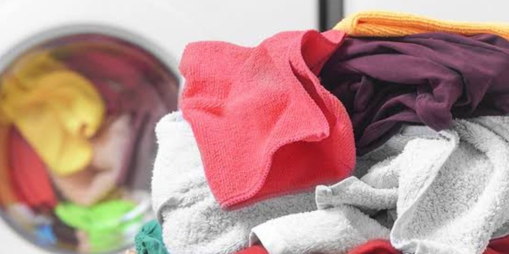 tips mencuci pakaian agar awet